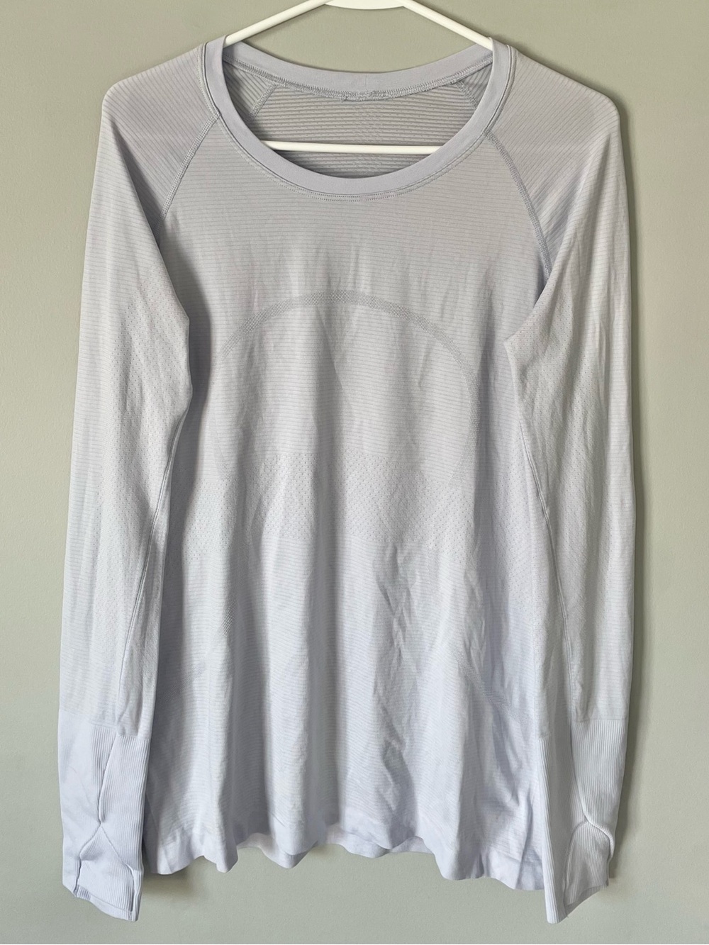 Lululemon Swiftly Tech Long Sleeve Shirt 2.0 Pastel Blue Women’s 10 EUC 78$